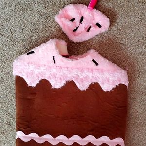 Halloween costume. Piece of cake.